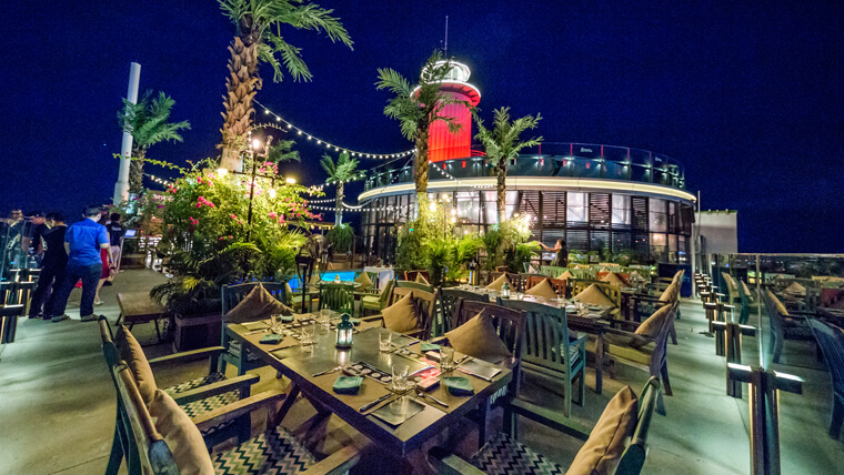 skylight bar for nha trang nightlife